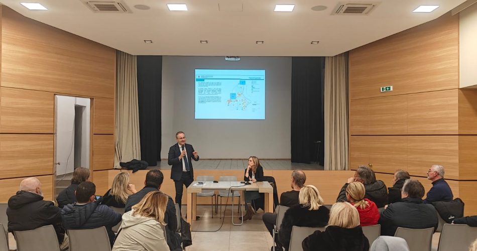 18-11-25 Bari vecchia Ztl incontro