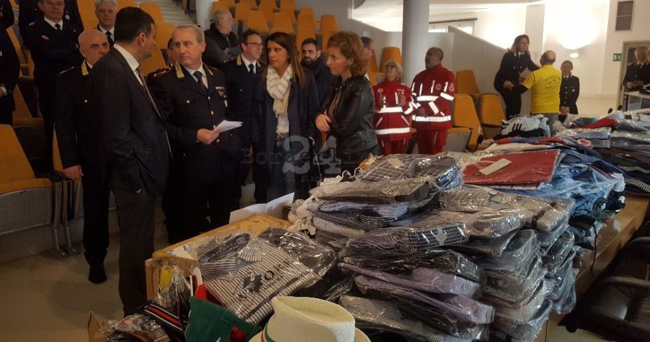 20-03-18 questa mattina la consegna alle associazioni della merce sequestrata dalla Polizia locale