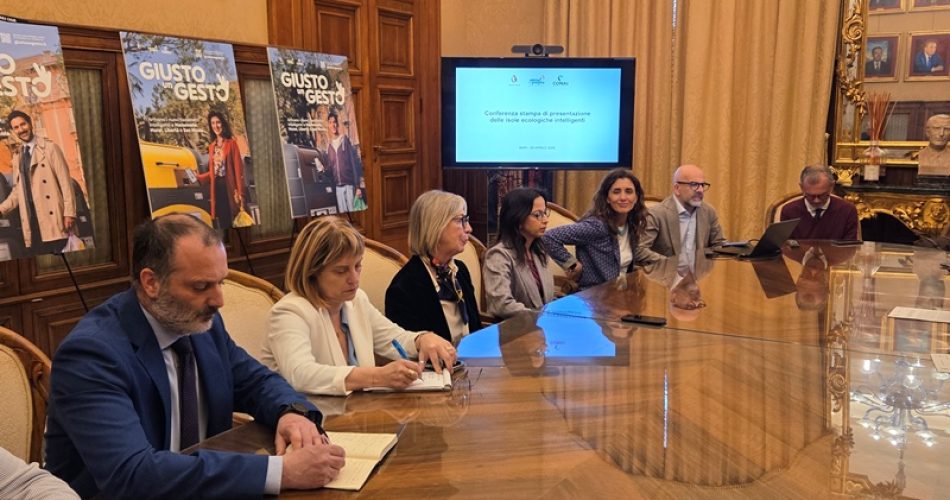 20-04-26 installazione dei primi 51 cassonetti intelligenti_stamattina la presentazione dell'avvio del servizio in partenza a Madonnella e nell'Umbertino