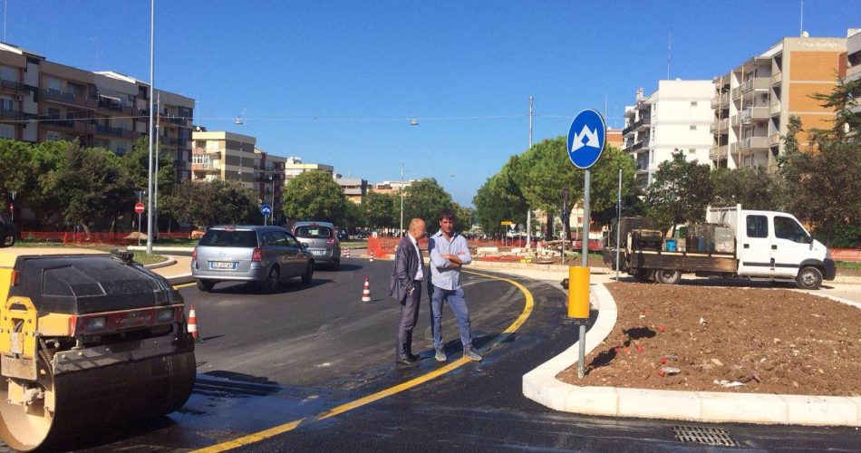 Nuovo Asfalto Rotatoria Via Caldarola