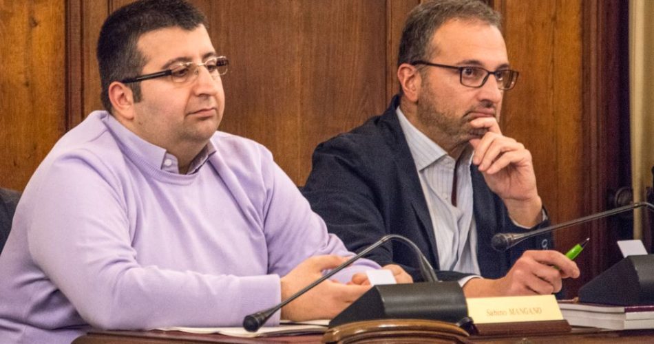 I consiglieri comunali dei Cinque stelle, Sabino Mangano e Francesco Colella
