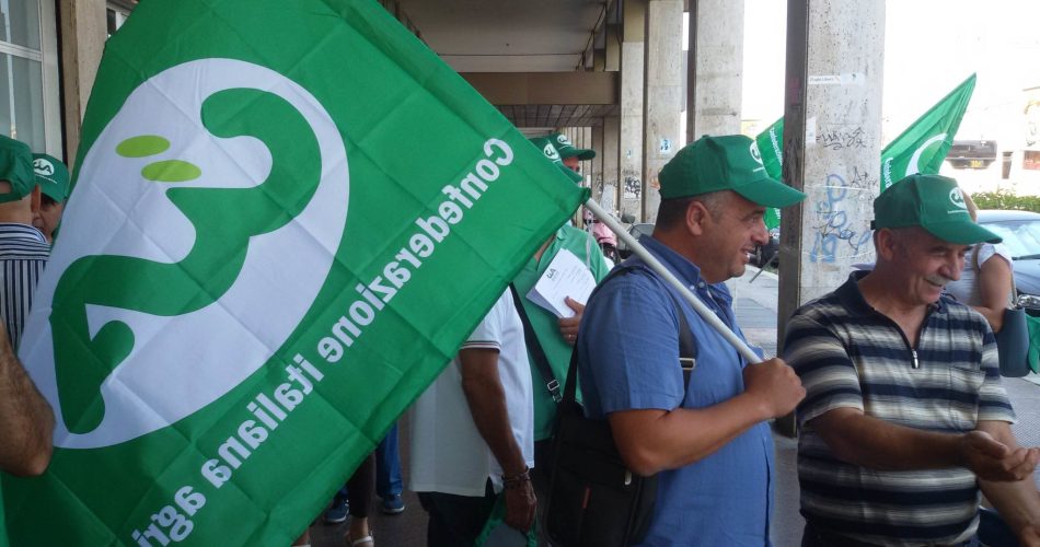 Protesta Cia fuori dalla Regione Puglia