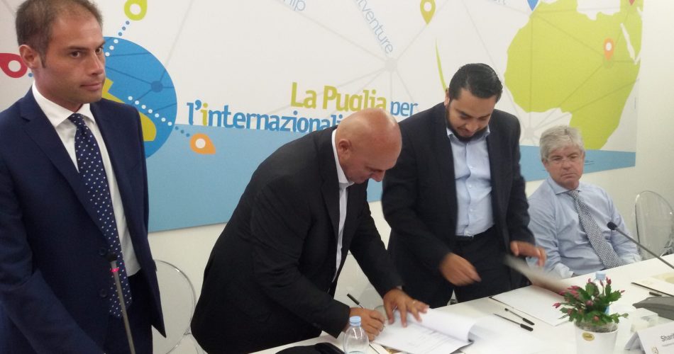 La firma dell'accordo