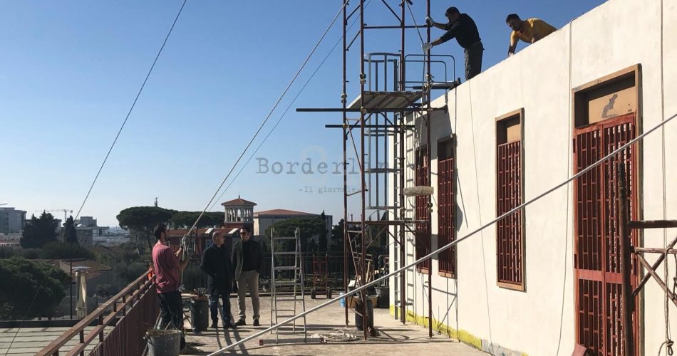 21-02-19 lavori in corso su lastrico solare scuola Galilei (1)