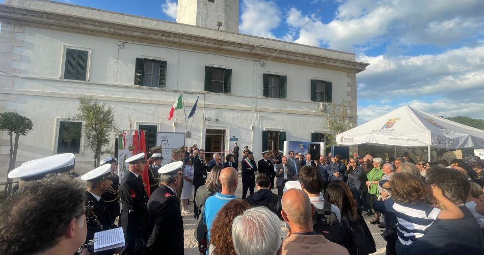 21-05-24 inaugurati il Museo della Radio e Museo dei fari e delle torri costiere_ faro San Cataldo_5