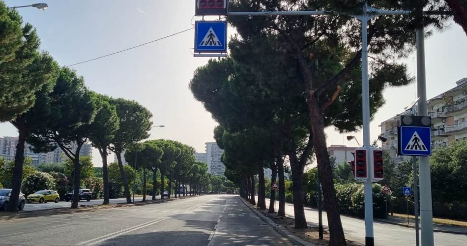 21-07-23 al via i lavori per il nuovo impianto semaforico ad elevata tecnologia in viale Madre Teresa di Calcutta a Poggiofranco