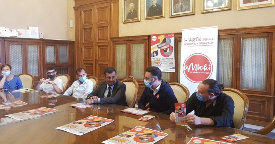 24-09-20 dal 2 al 4 ottobre Sicuri ad arte - 10 anni di aMichi_presentata la rassegna a Palazzo di Città
