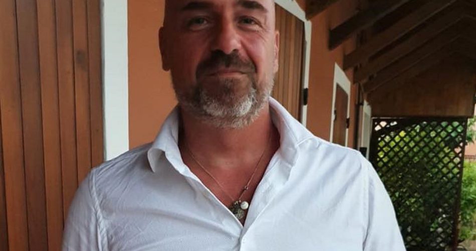 240664305_10220418111142557_6148140387359766191_n