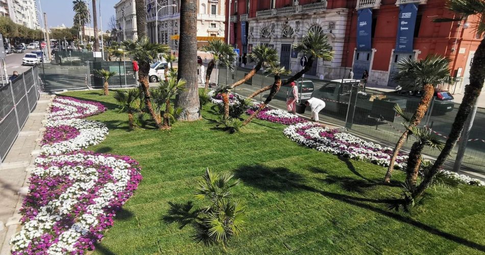 25-03-22 restyling aiuole storiche corso Cavour_domani la consegna delle prime due di fronte al Teatro Petruzzelli_2