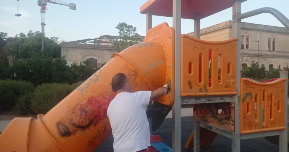 25-08-26 pulizia di spazi ludici e aree attrezzate_gli interventi a cura della Multiservizi_parco Rossani
