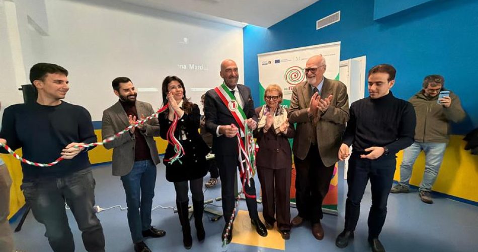 26-02-26 presentato lo spazio multifunzionale per adolescenti DesTEENazione