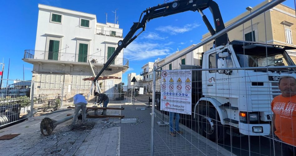 26-10-23 stamattina il sopralluogo dell'assessore Gaalsso sul cantiere per la riqualificazione del lungomare di Santo Spirito_1