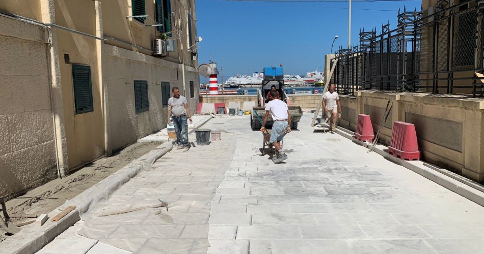 27-08-2021 - lavori salita porto bari vecchia