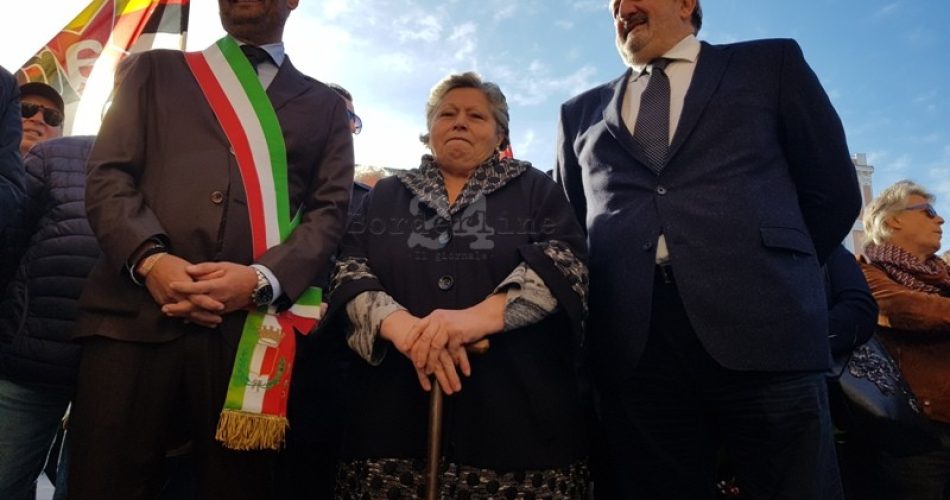 28-11-19 stamattina la cerimonia in ricordo del quarantaduesimo anniversario dell'omicidio di Benedetto Petrone