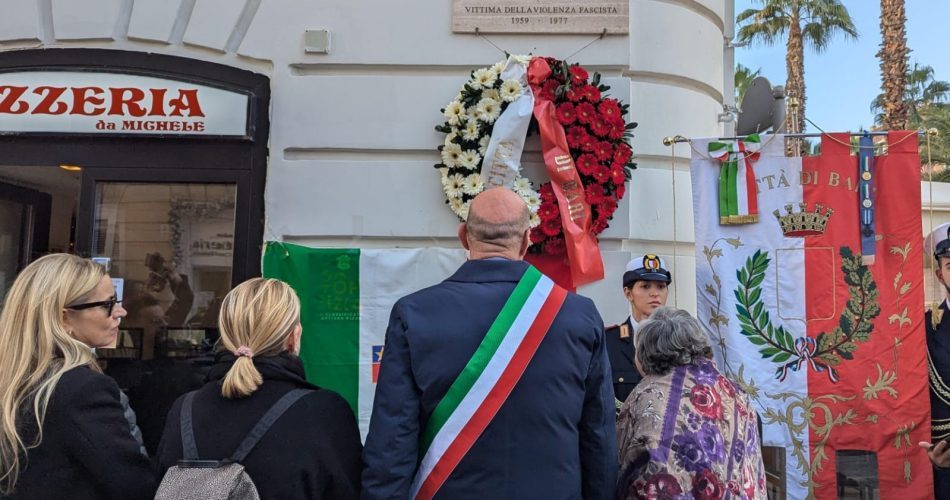 28-11-24 47esimo anniversario dell'omicidio di Benedetto Petrone, questa mattina la commemorazione organizzata dall'amministrazione comunale_2