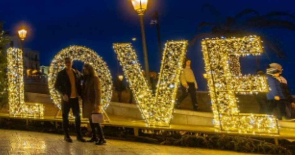 30-01-23 giunta approva proroga mostra Real Bodies e programma eventi per San Valentino_luminaria Love