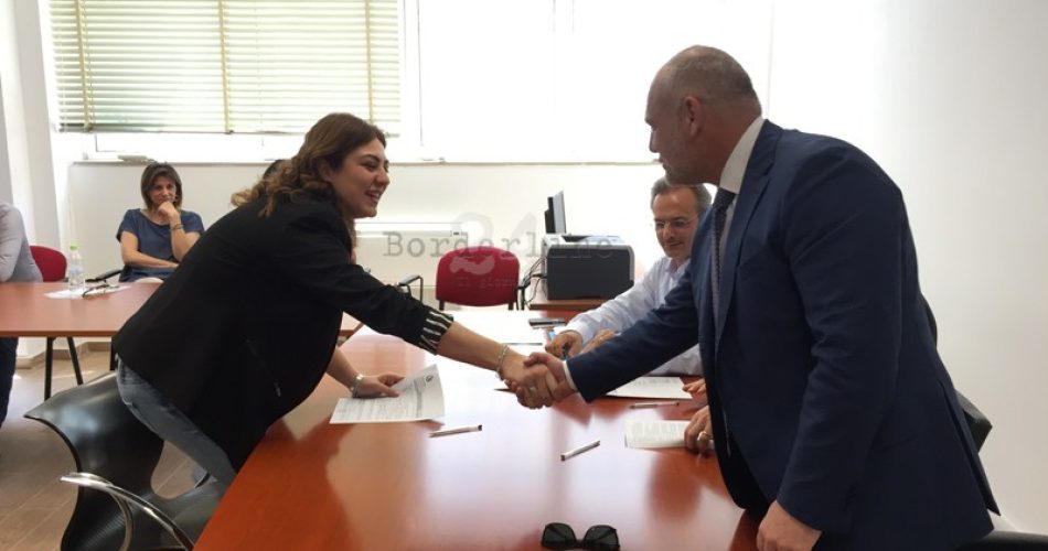 30-04-18 questa mattina la stipula di 28 nuovi contratti di lavoro 3