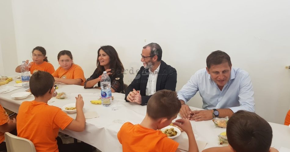 30-09-19 ass Romano all'inaugurazione del servizio mensa alla scuola Perone_1