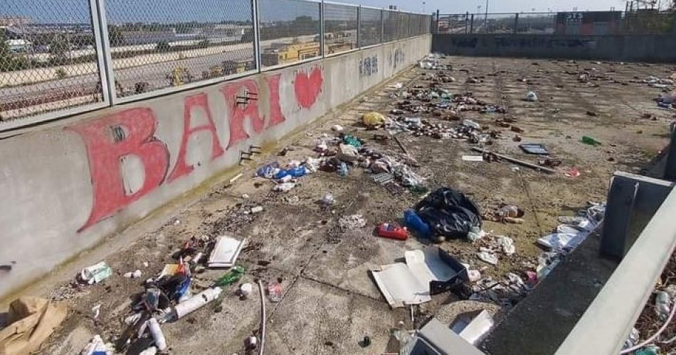 bottiglie abbandonate