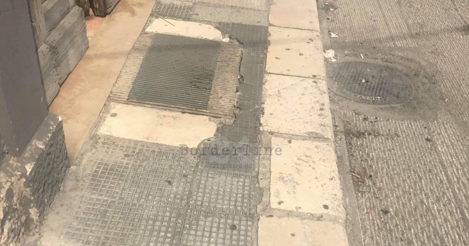 marciapiedi rotti via mola