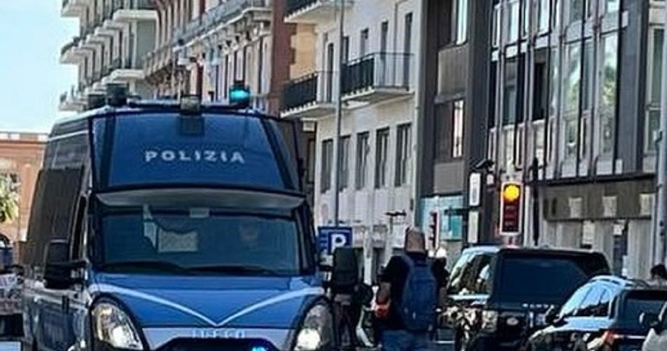 Foto Facebook Questura Bari