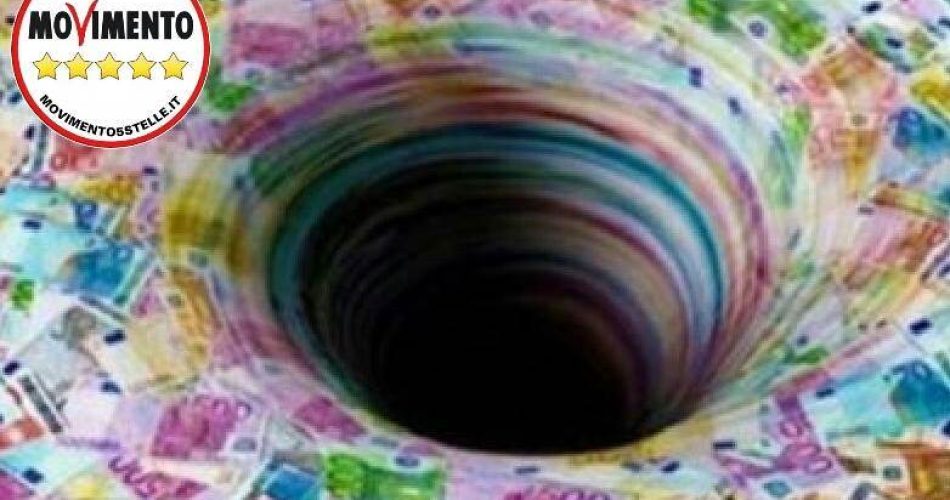 Festa nel comitato del Movimento 5 Stelle della Puglia