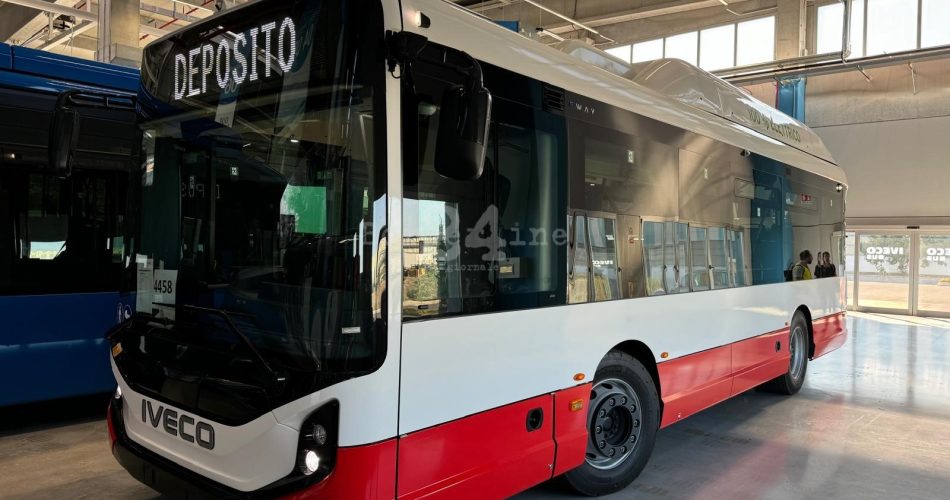 6-8-24 autobu elettrico1