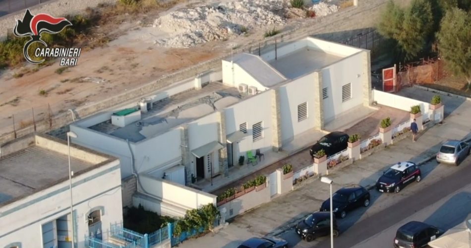 6d894511-cab3-4879-b4f3-39ac8fb8287a