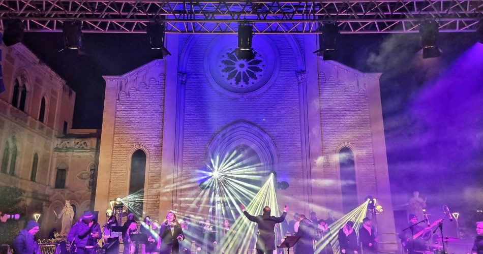 8FCC3A16-B933-493E-A31F-5610DF629654