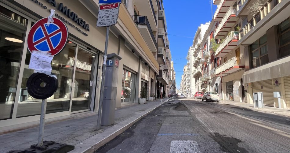 B88E4B31-40AB-4293-AECF-E8F52DE0B3FC