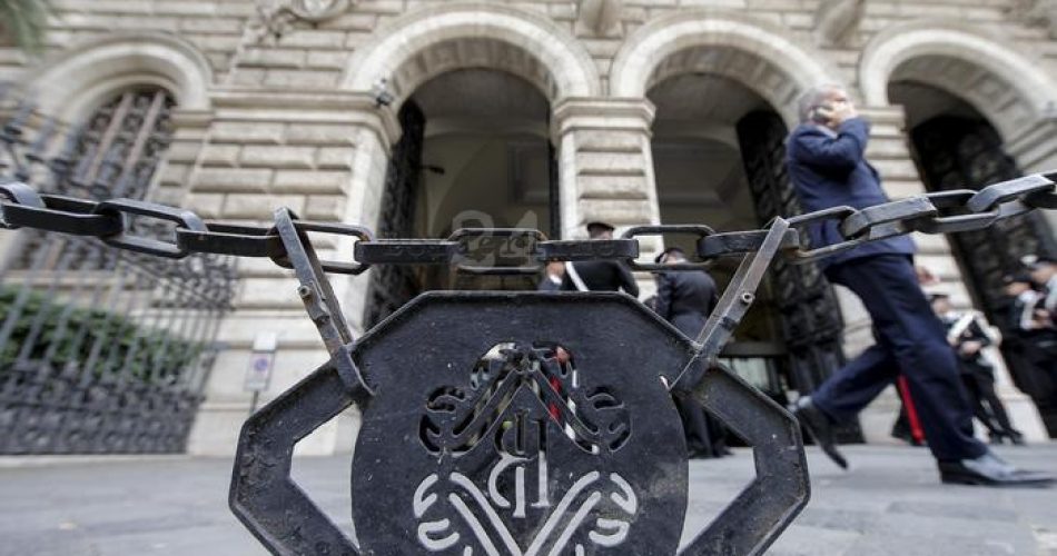 L'ingresso della Banca d'Italia fotografato in occasione della Relazione del governatore Ignazio Visco per l'assemblea annnuale, Roma, 29 maggio 2018. ANSA/FABIO FRUSTACI