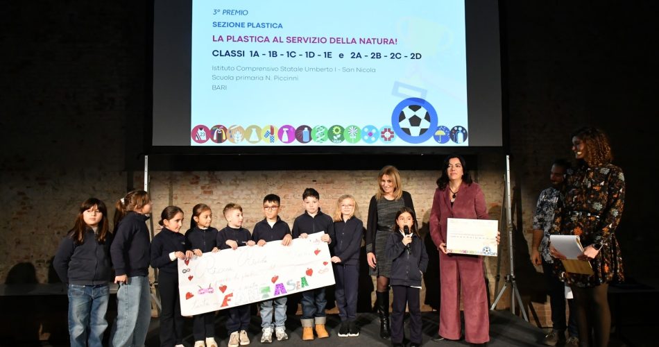 Bari - Piccinni - La plastica al servizio della natura