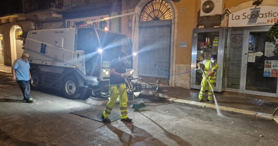 Bari lavaggio strade (3)