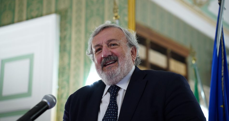 Brindisi firma CIS8 Emiliano