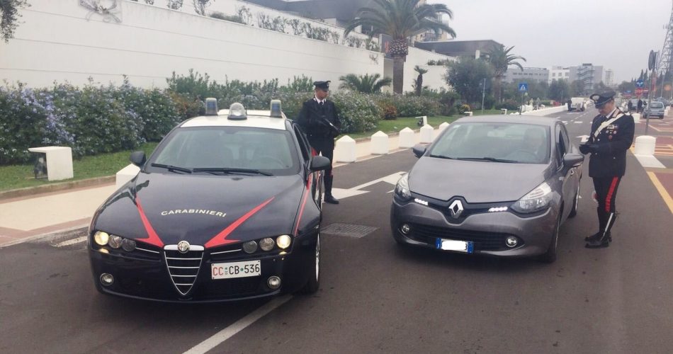 Carabinieri centro commerciale(1)