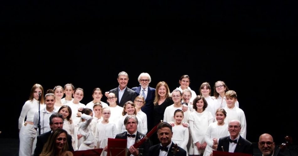Coro di Voci Bianche Vox Juvenes, con Emanuela Aymone e Rino Marrone