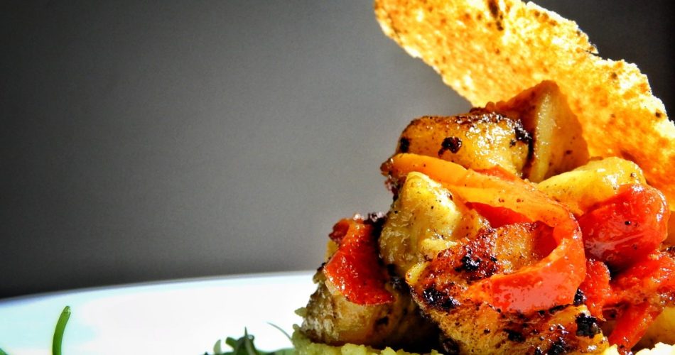 Cous Cous al pollo, con mele e peperoni al curry