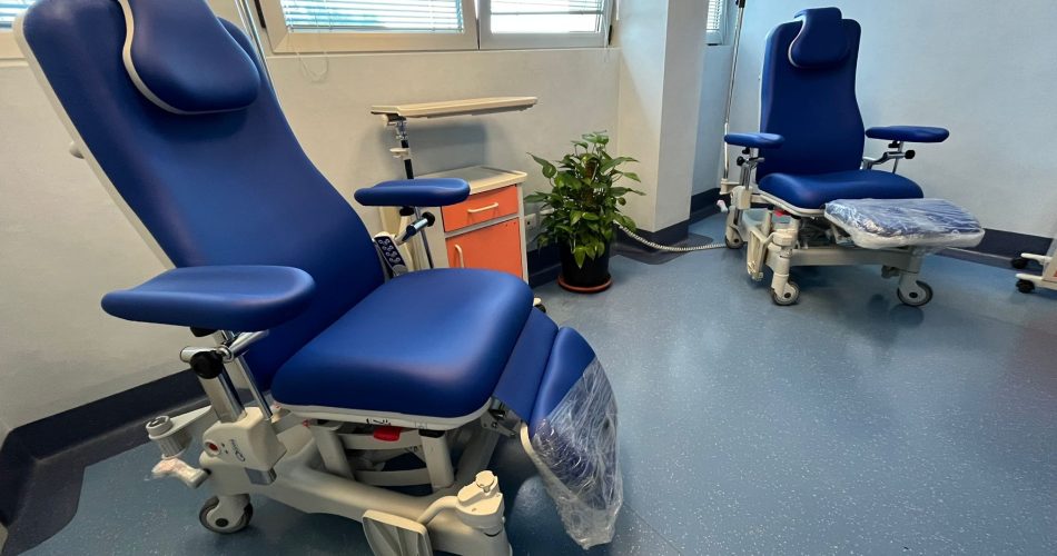 Donazione poltrone Radiologia Molfetta (9)