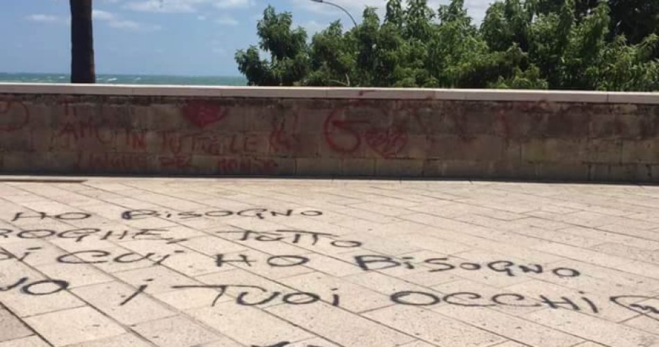 Fb Img Scritte sulla Muraglia