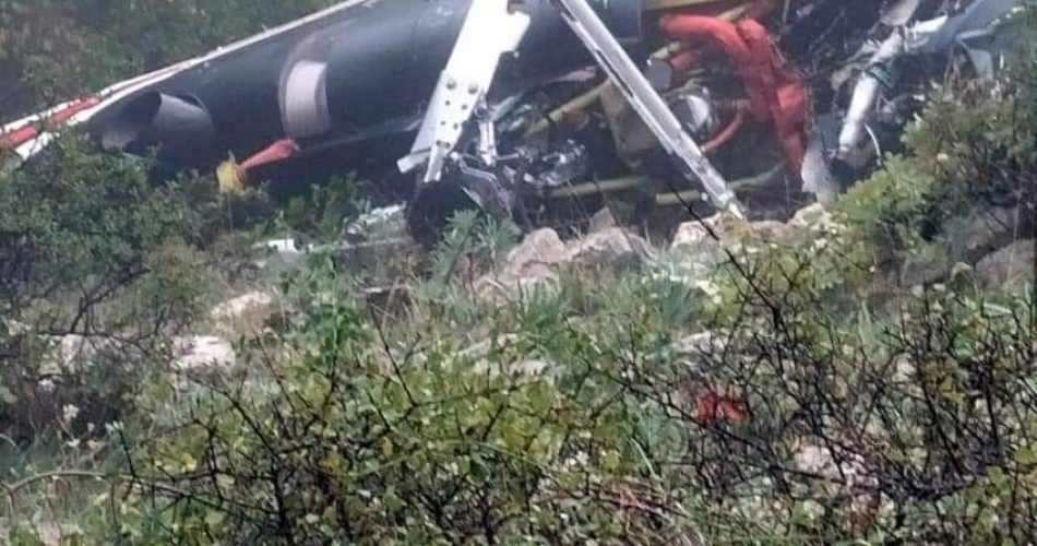 elicottero caduto foto soccorso alpino