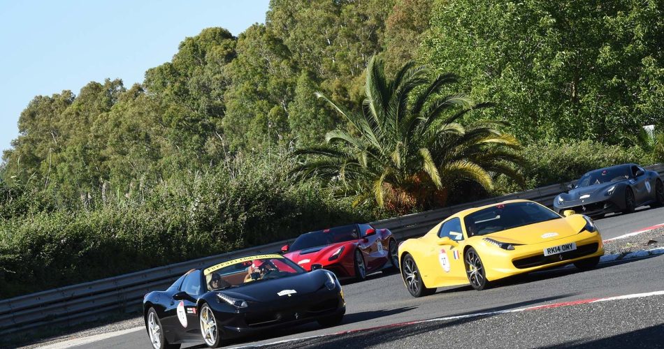 (Foto Ferrari Cavalcade)