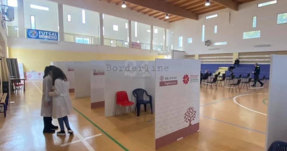 Foto vaccinazioni PalaVinci Brindisi per pazienti dializzati e con trapianto di rene - 27