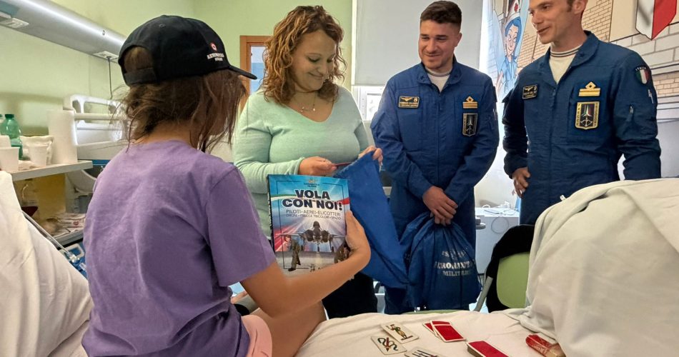 Frecce Tricolori incontrano bambini Pediatrico
