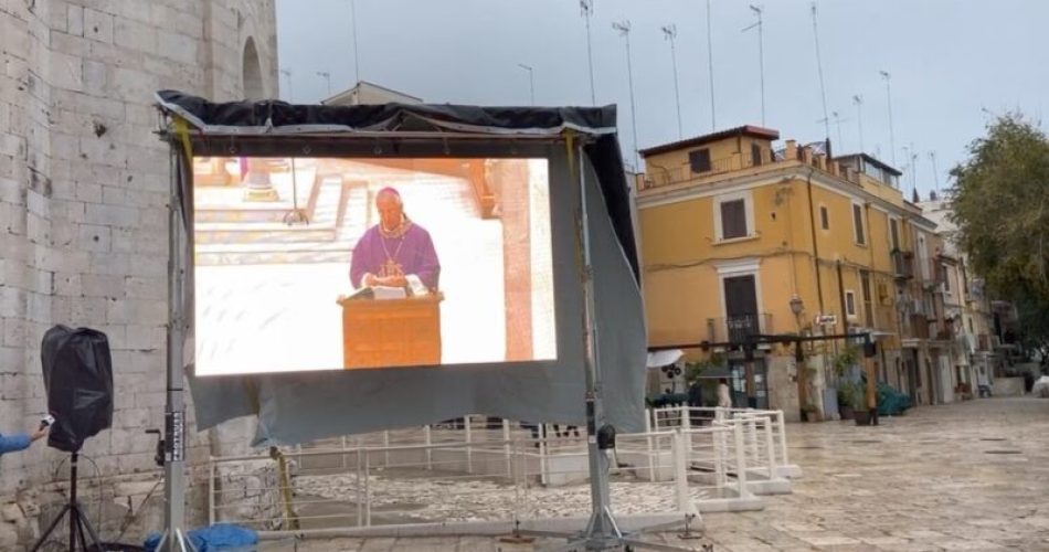 Funerale-Claudio-Lasala-800x484