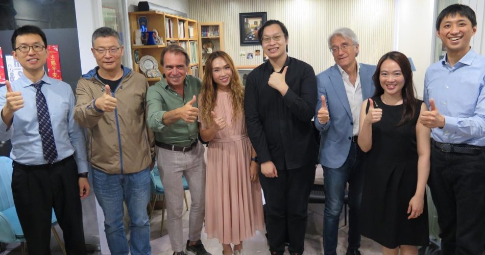 Honk Kong Elio Orciuolo e Giandomenico Vaccari