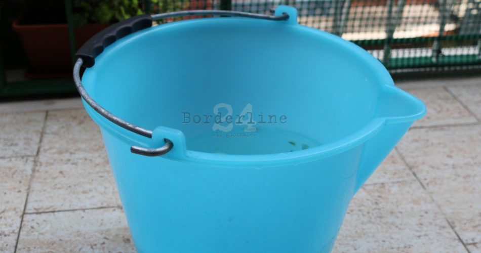 secchio acqua crisi idrica