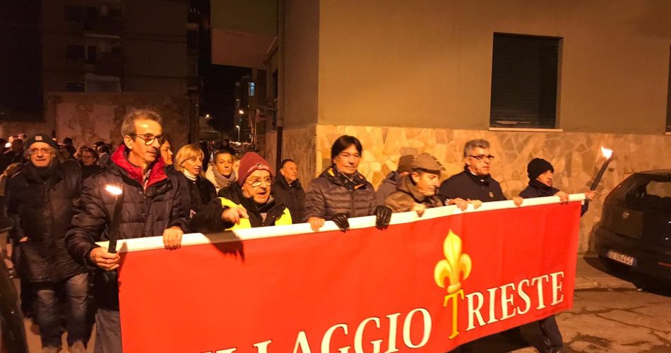 fiaccolata villaggio trieste
