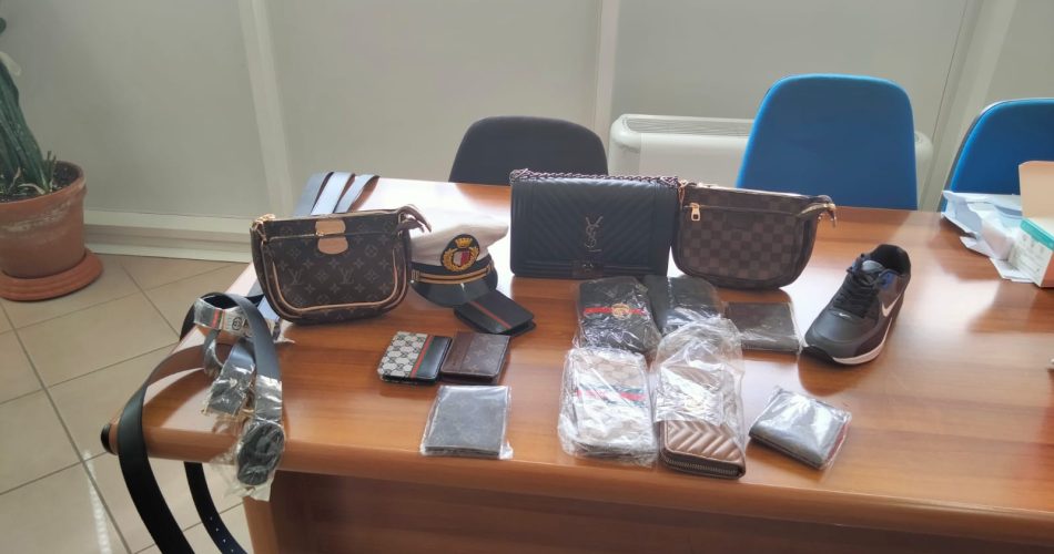 merce sequestrata polizia locale