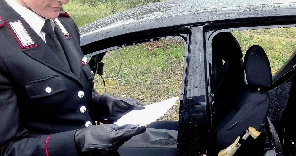 Carabinieri Andria auto rubata