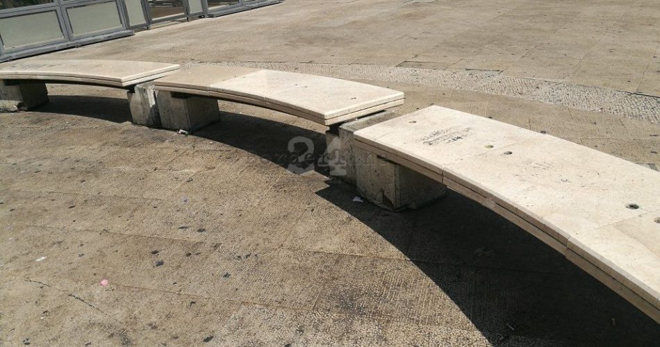 piazza Mercantile sporcizia